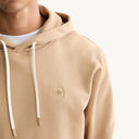 קפוציון Seasonal Core Regular fit logo CAMEL